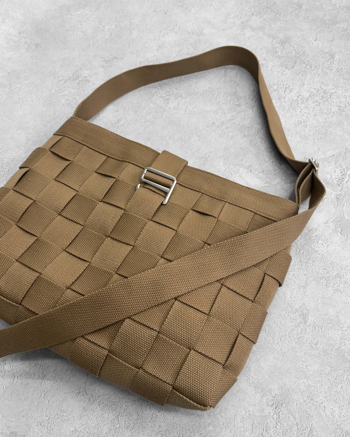 BRYDER Woven Sling in Dune — close-up product view