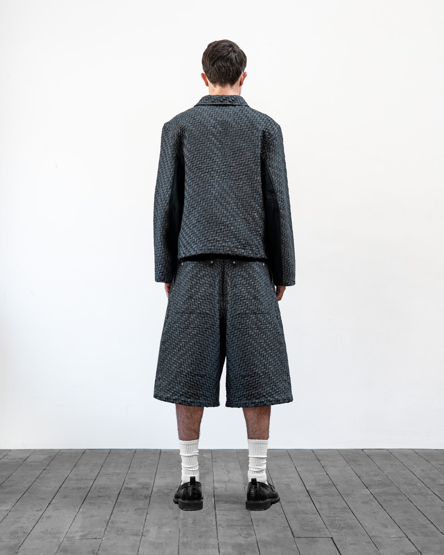 WOVEN PLEAT SHORTS