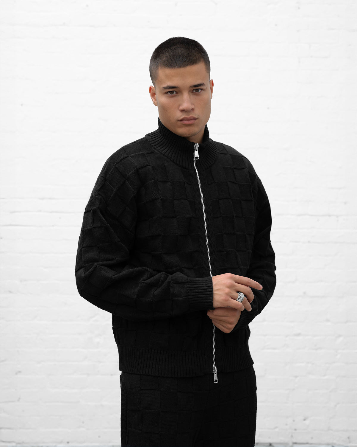 KNIT ZIP UP