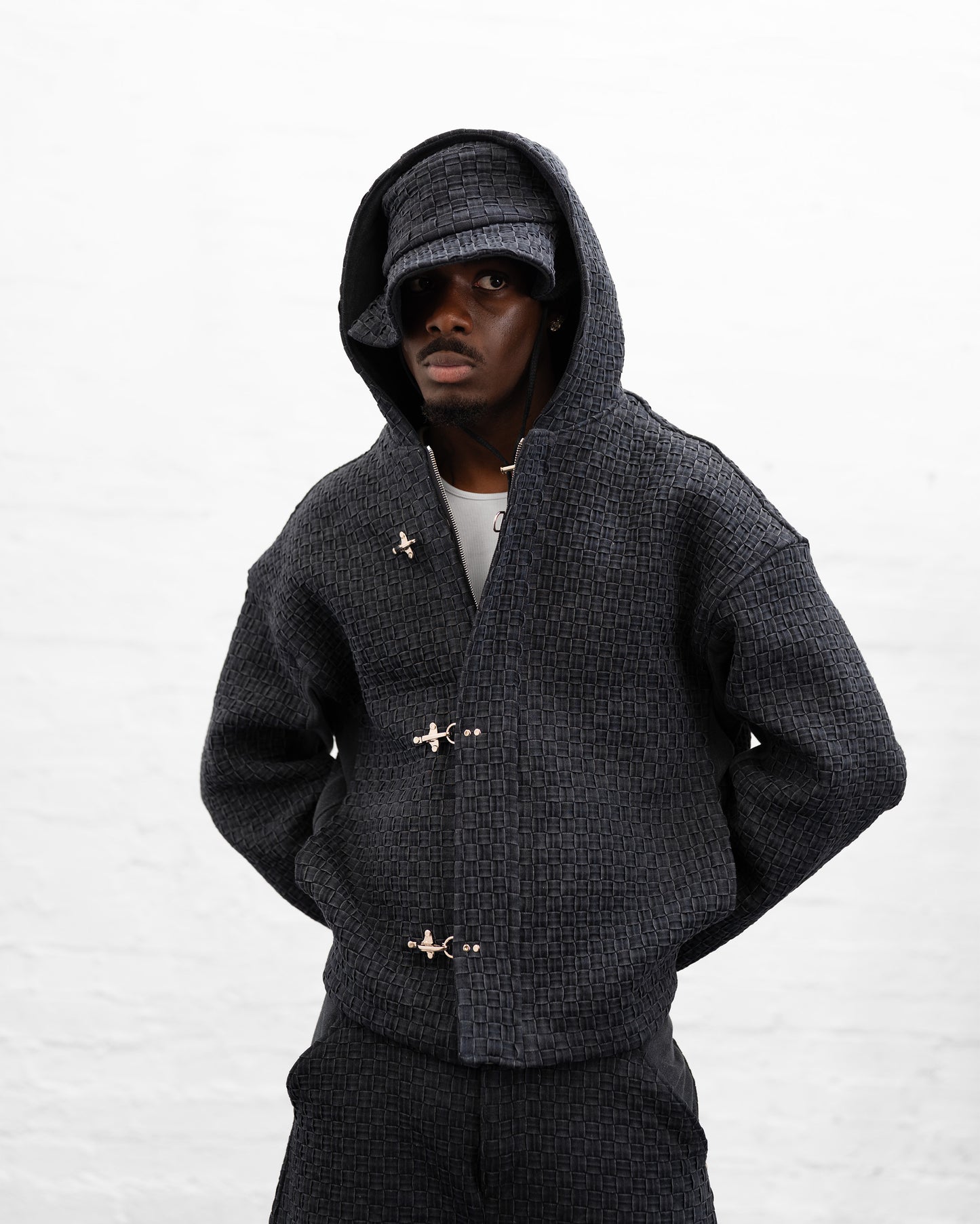WOVEN CLASP JACKET
