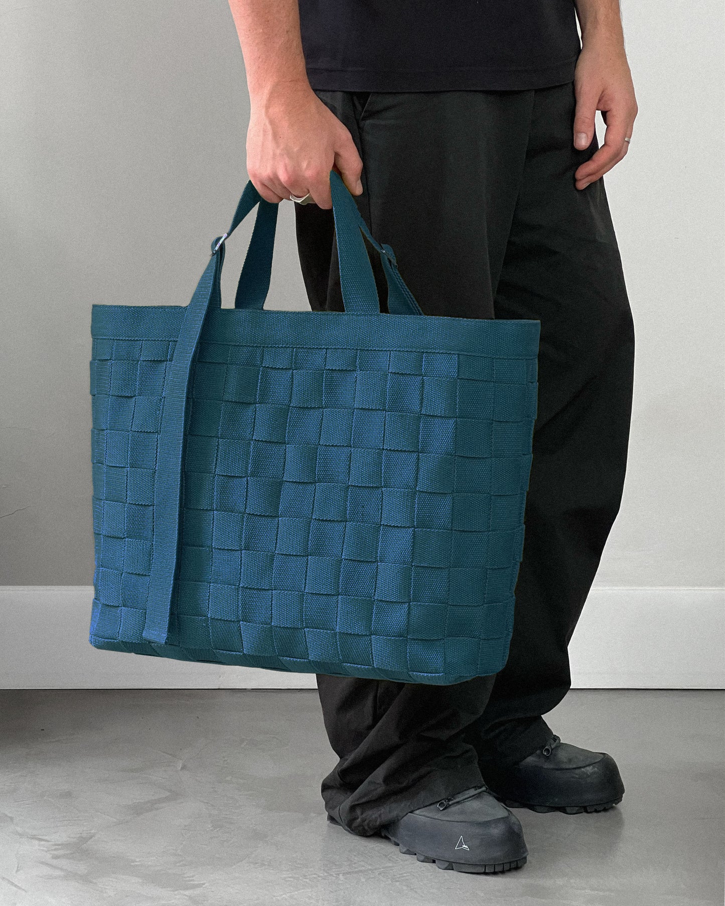 WOVEN TOTE